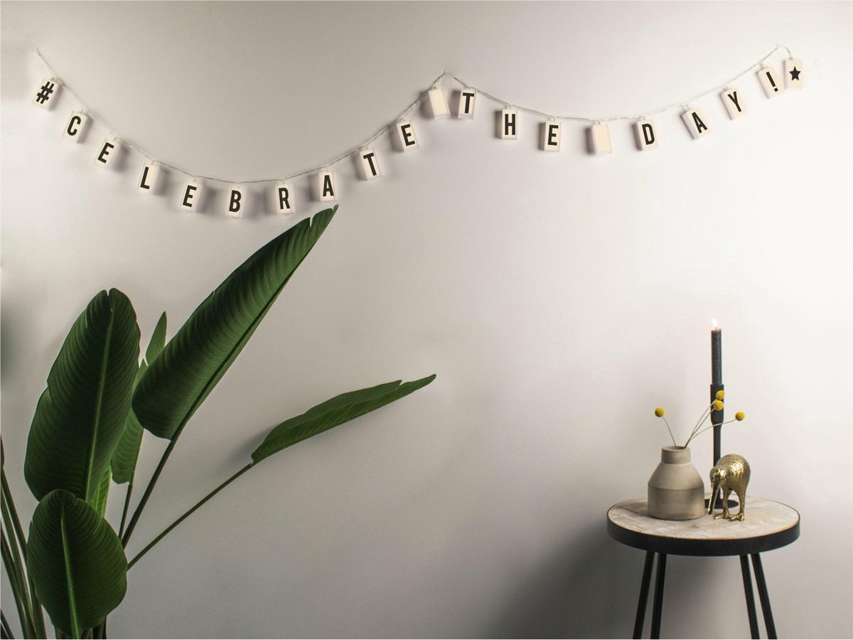 LED Letterslinger - Letter Slinger Banner - Met 20 Lightbox Ledlampjes - Inclusief 90 Letters, Cijfers En Symbolen - 1.90 meter