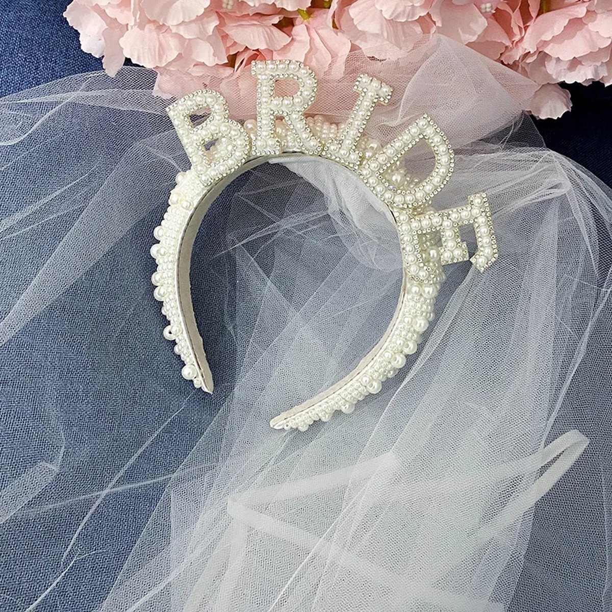 Bruid - Diadeem - Haarband - Bride to be - Trouwen - Parels - Verloofd - Sluier - Vrijgezellenfeest - Bachelorette - Feest - Bridal shower -