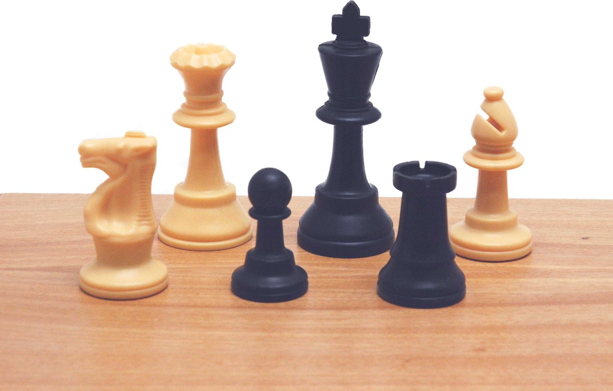 Schaakstukken Staunton 6 Kunststof Koningshoogte 93 mm in zak.