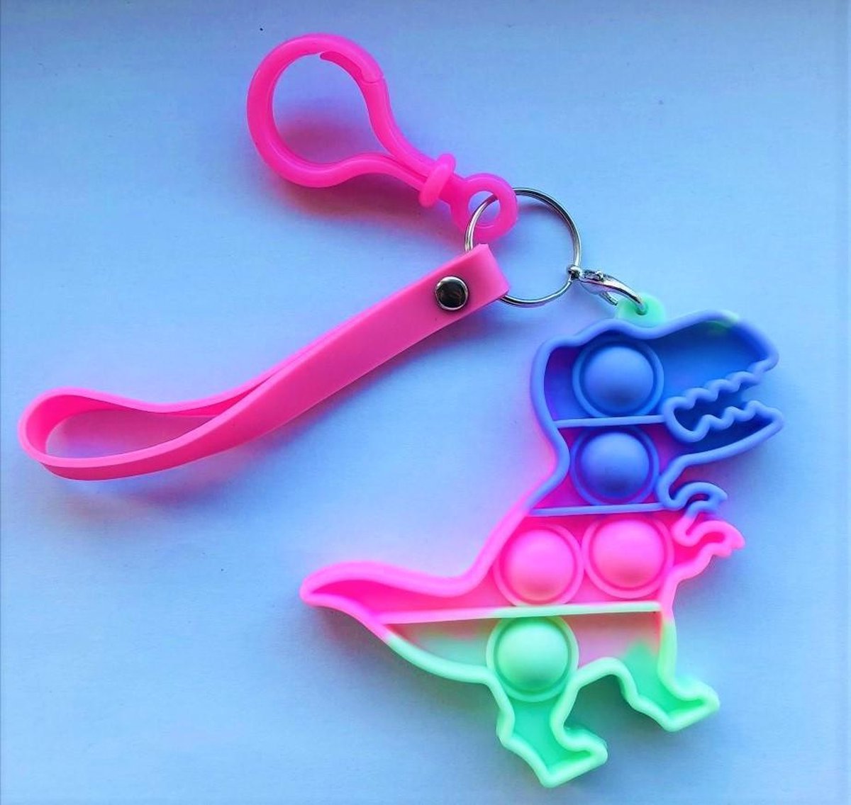 Dinosaurus Pop it Fidget Sleutelhanger Zeegroen, Roze, Paars in geschenkzakje! - Altijd iets superleuks en schattig bij je tegen angst of verveling!