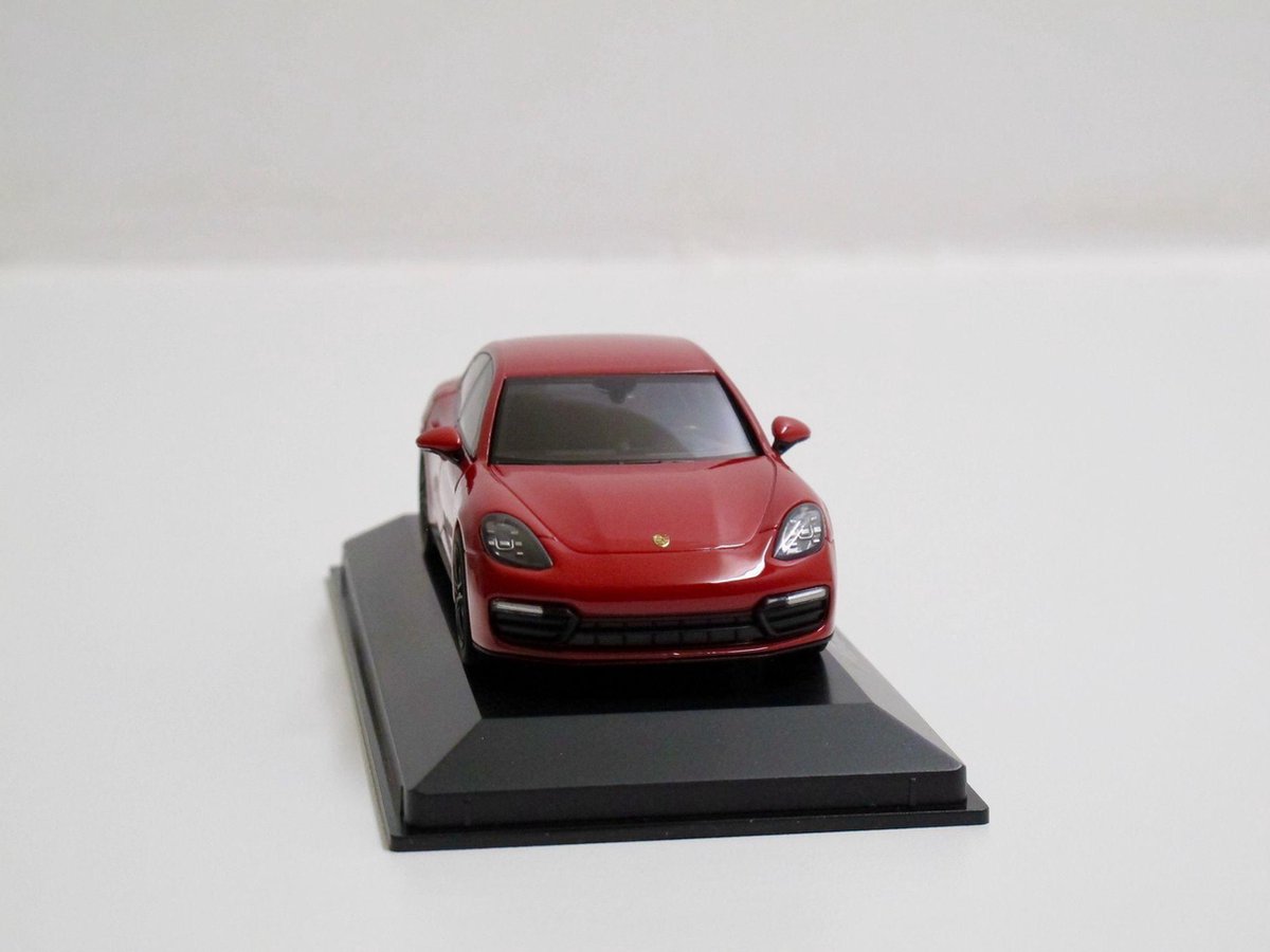 Herpa 1/43 Porsche Panamera GTS, Rood