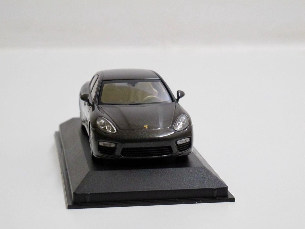 Herpa 1/43 Porsche Panamera Turbo S, Dark Grey metallic