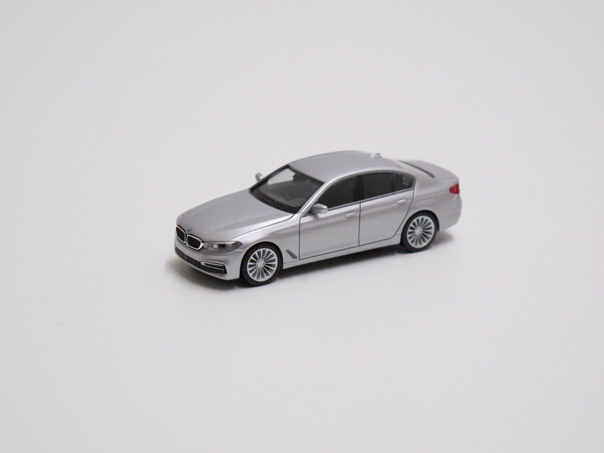 Herpa 1/87 BMW 5-serie (G30) - Zilver metallic