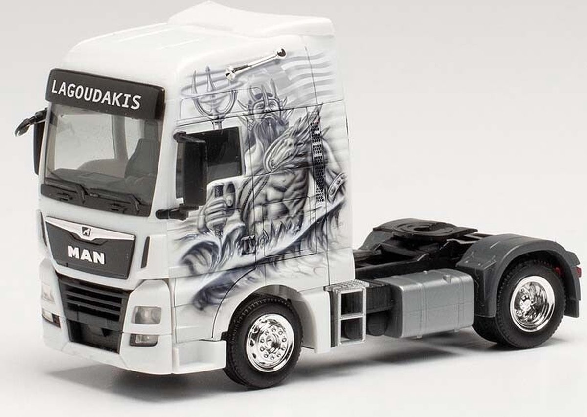 Herpa MAN vrachtwagen TGX XXL Lagoudakis 2/ Poseidon, Gott des Meeres schaal 1:87 6,5cm