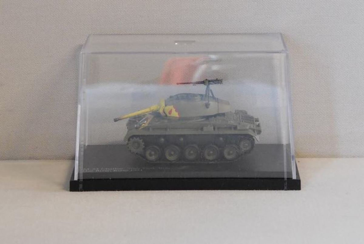 Tank M-24 Chaffee Korea 1951 1:72 Hobbymaster Groen HG3602