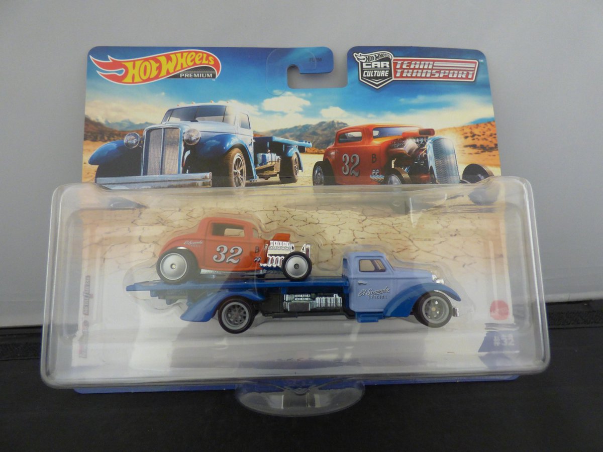 1932 Ford + Speed Waze Hotwheels Team Transport