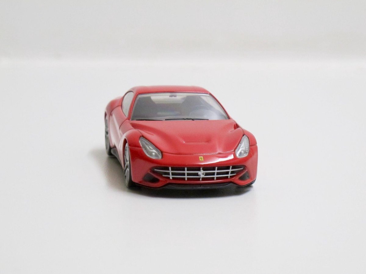 Hotwheels 1/43 Ferrari F12 Berlinetta - 2012, Rood