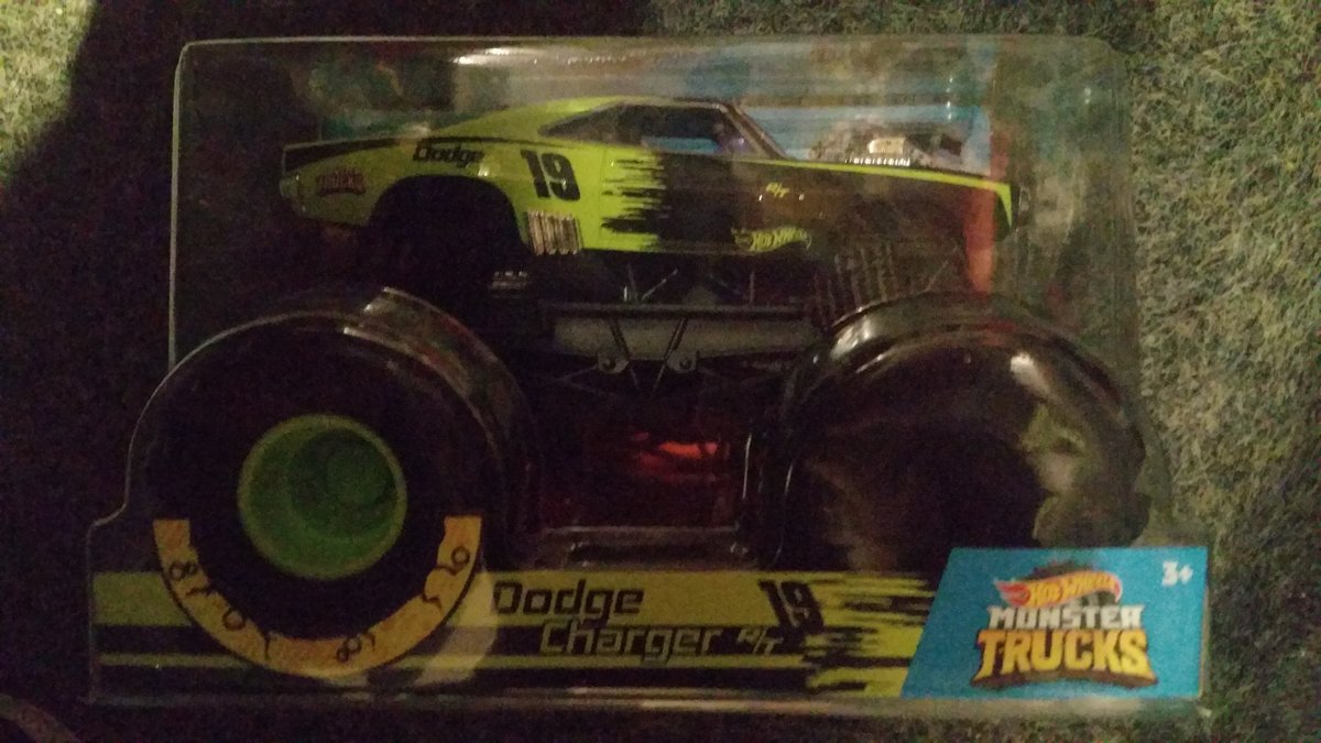 Hotwheels monster jam truck Dodge Charger 1:24