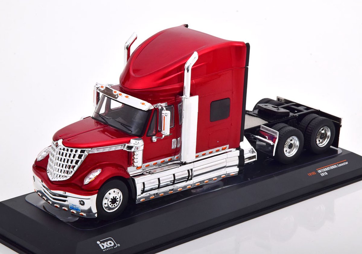 International Lonestar 2010 Rood Metallic / Chroom 1-43 Ixo Models