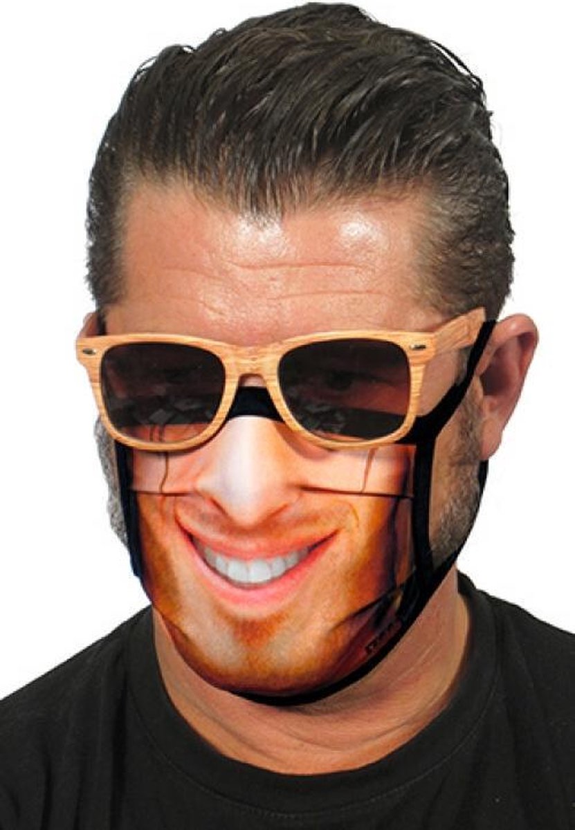 Gezichtsmasker - mondmaster - neusmasker - mondkapje - Smiling man