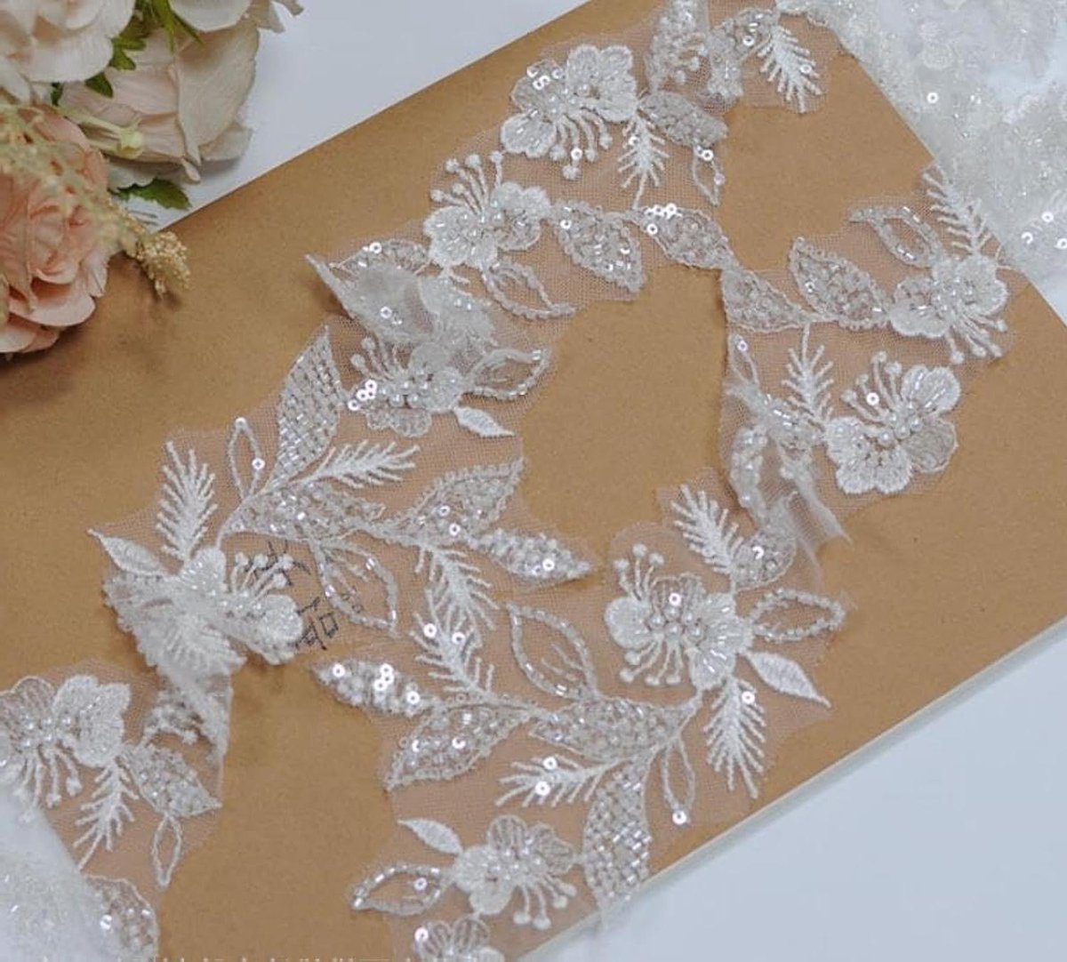   Premium - Floral Sequins Beading Embroidery Lace Appliques for Trouwjurken - Wit