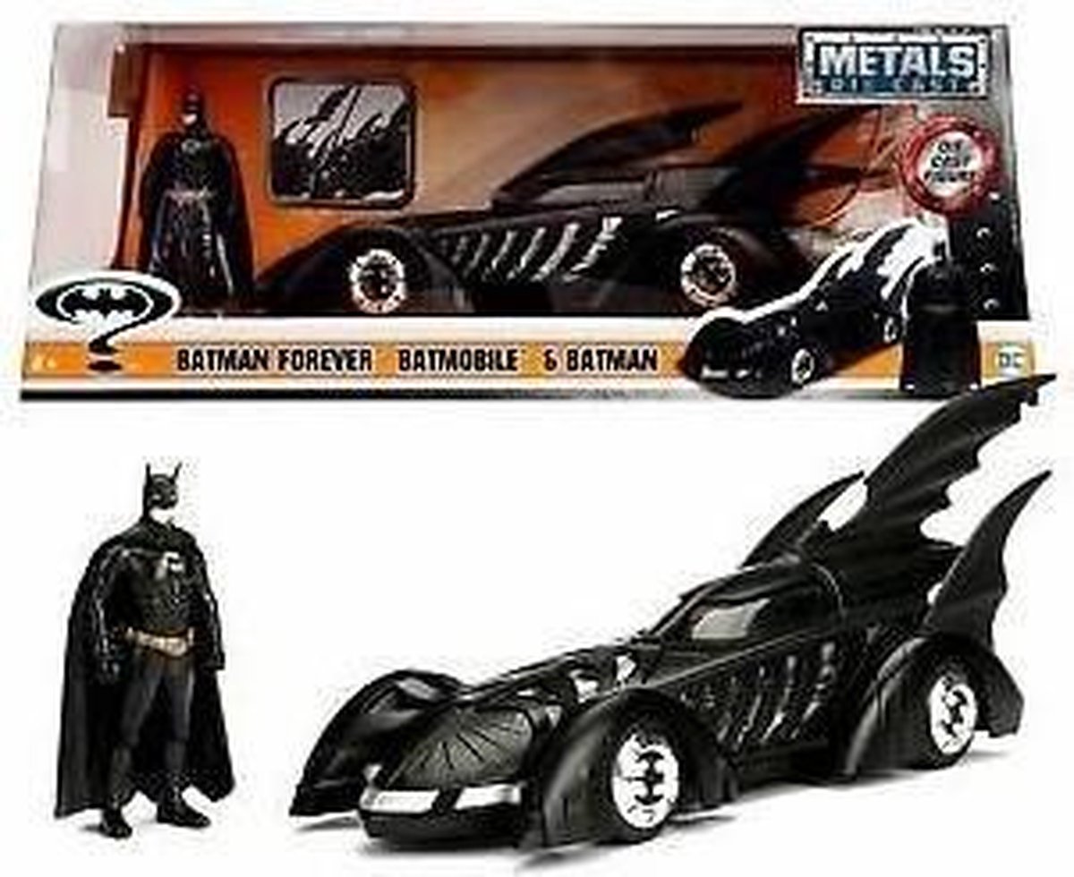 DC COMICS - Batman 1955 Batmobile 1:24