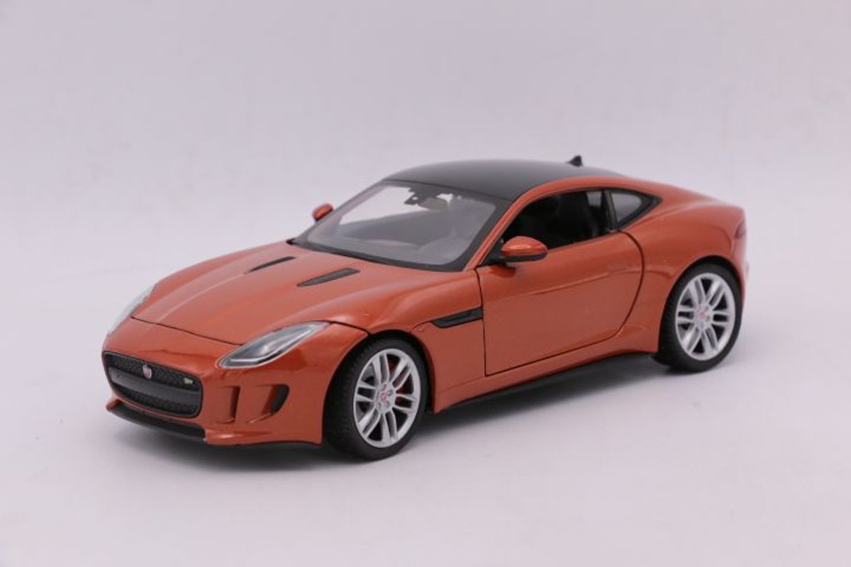 Jaguar F-Type Coupe 2015 Orange