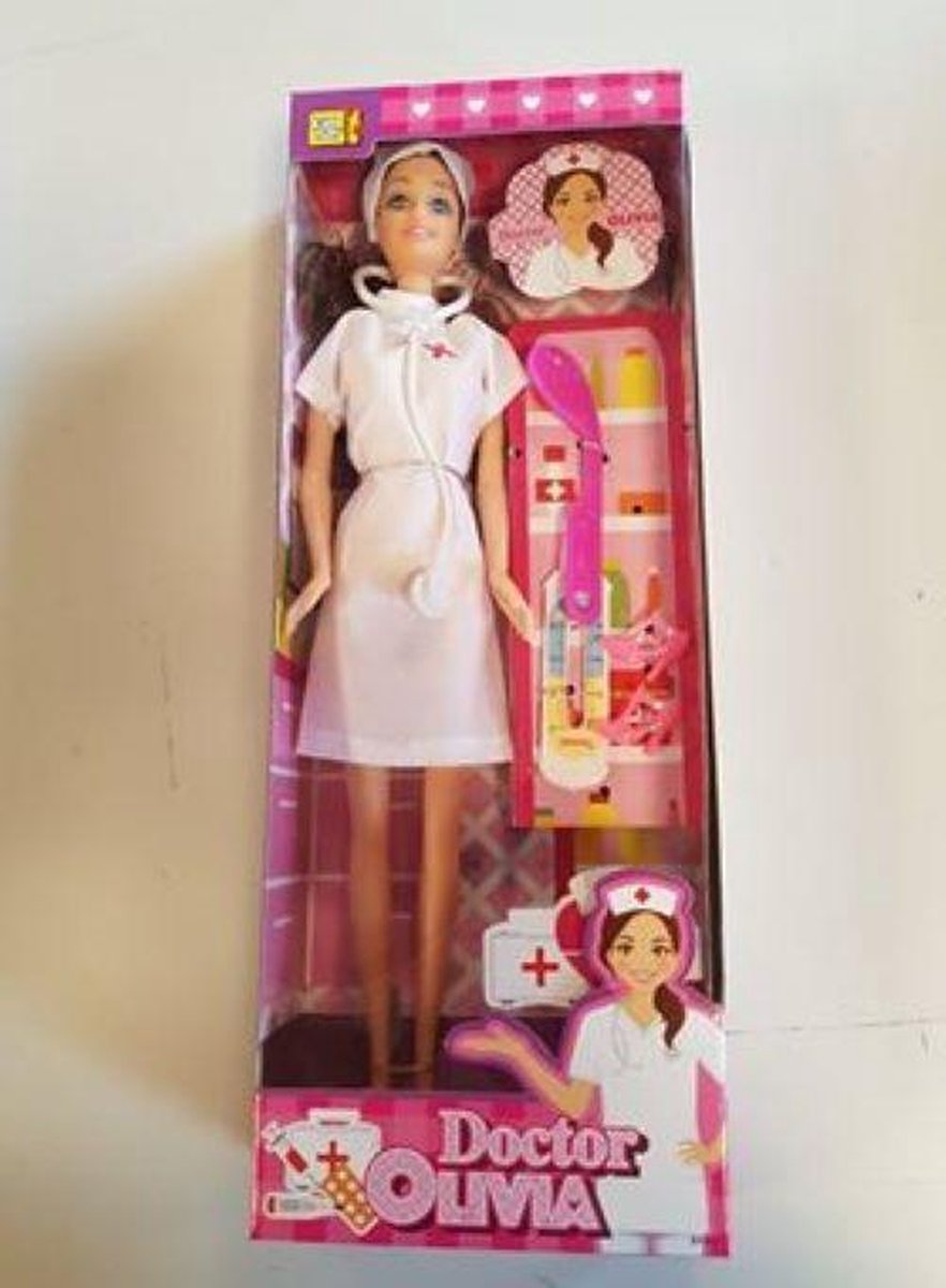 tienerpop dokter Olivia 30 cm 8480 (rood haar)