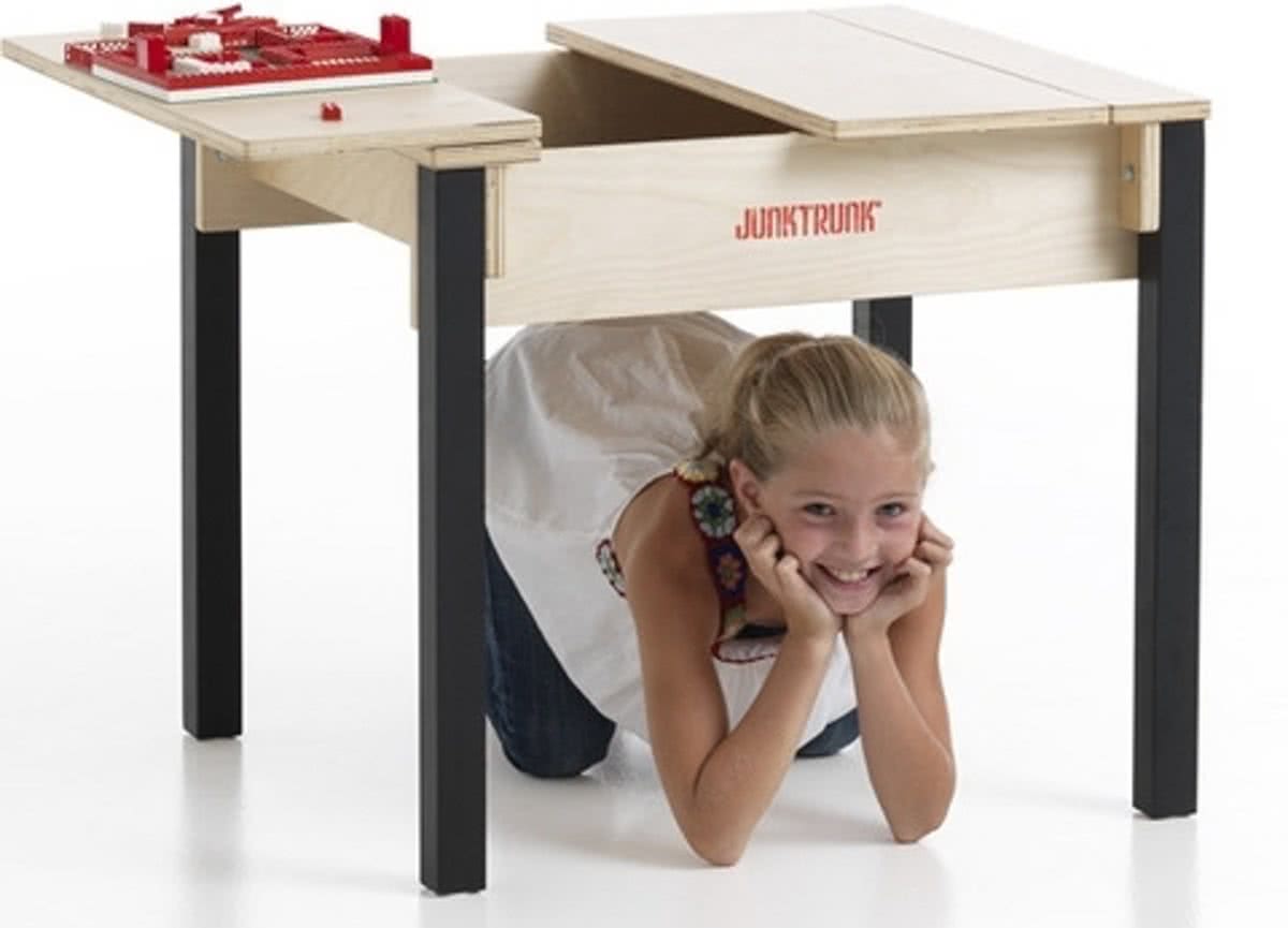 Kindertafel met speelgoedvak