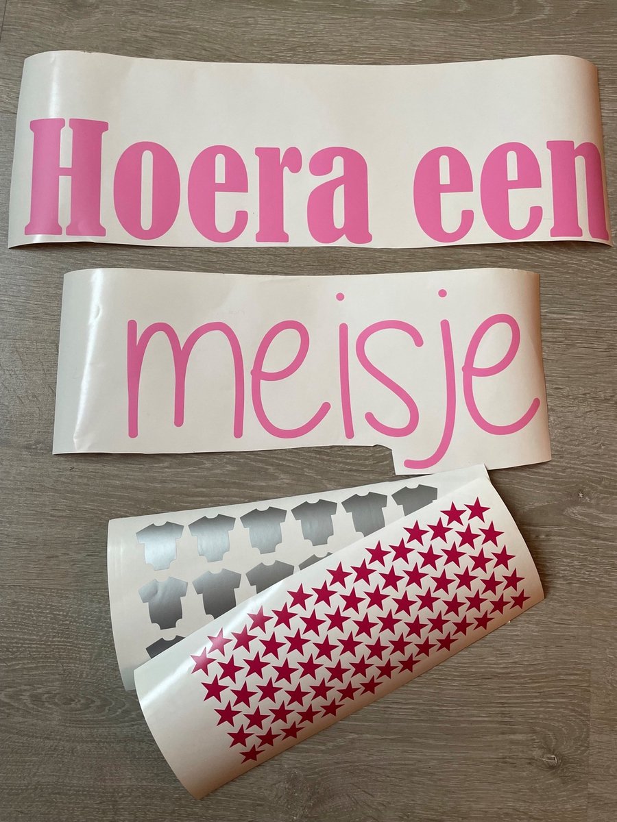 Raamsticker Hoera een meisje - Geboorte sticker