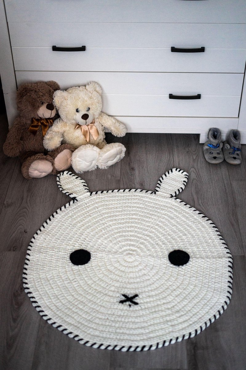 Baby Speelkleed – Speelmat Babykamer – Handgewoven – Kraamcadeau – Kraamgeschenk – Zacht kleedje – Diameter 80cm – Wasbaar  -  Konijn