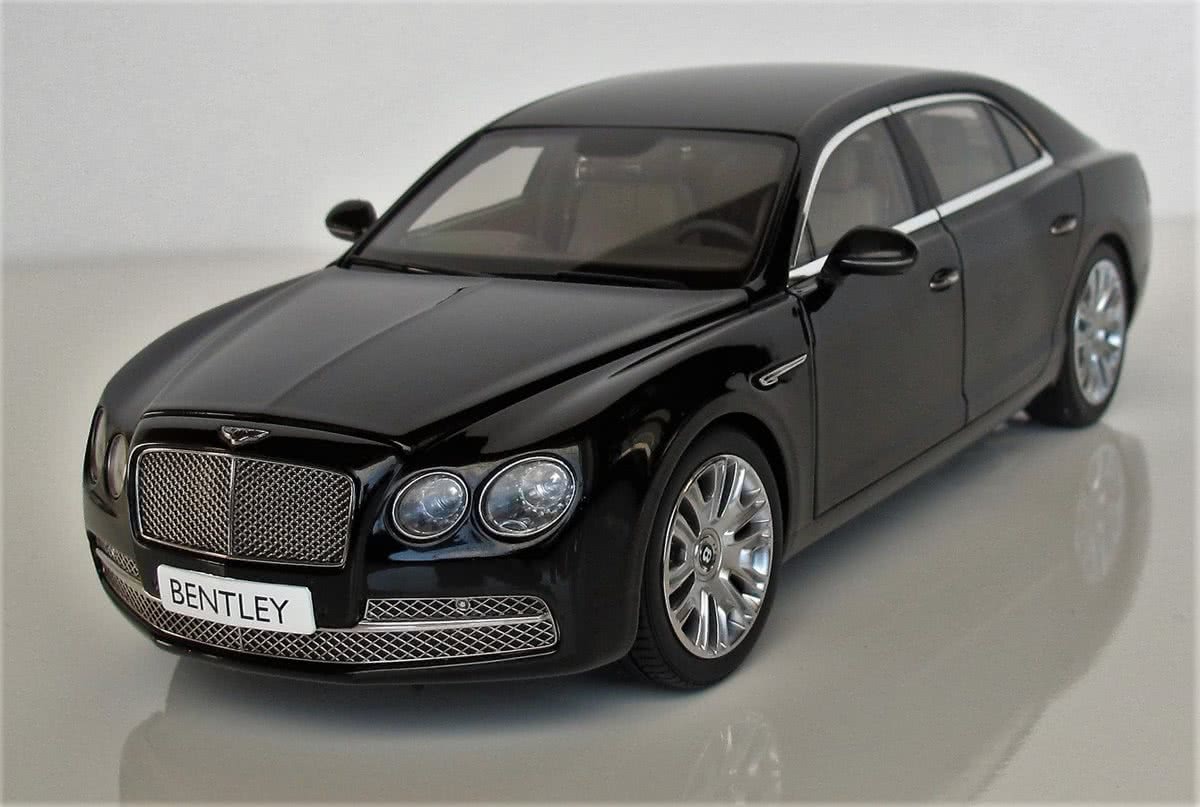 Kyosho 1/18 Bentley Flying Spur W12 - 2012, Diamond Black (Zwart metallic)