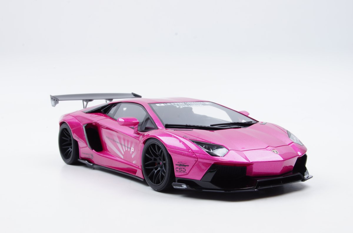 Kyosho Lamborghini Aventador LB Works Pink 1:18