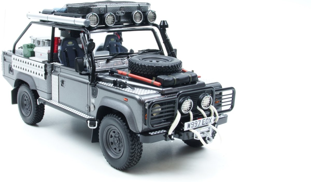 Kyosho Land Rover Defender Tomb Raider Edition Corris Grijs 1/18