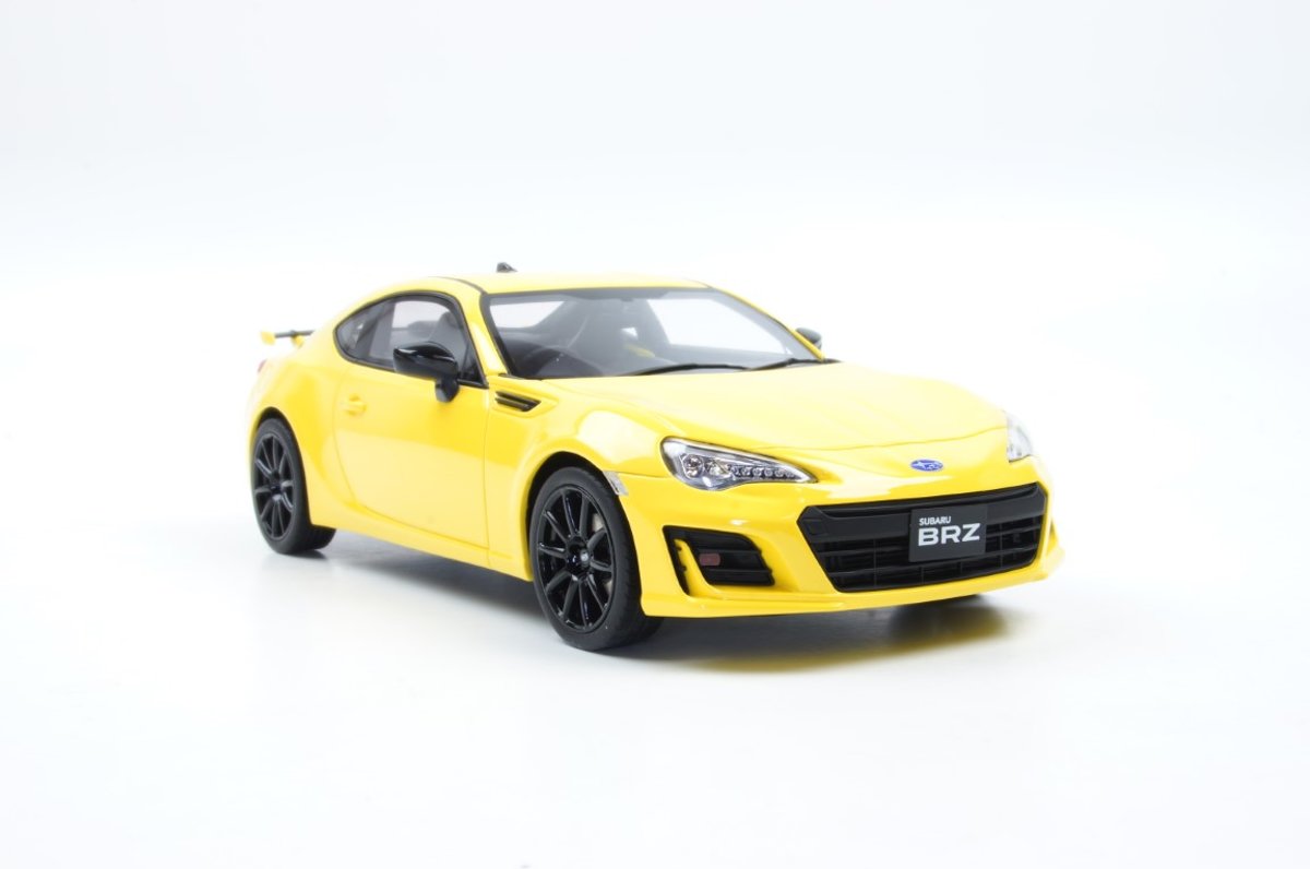 Kyosho Samuari Subaru BRZ Geel 1:18