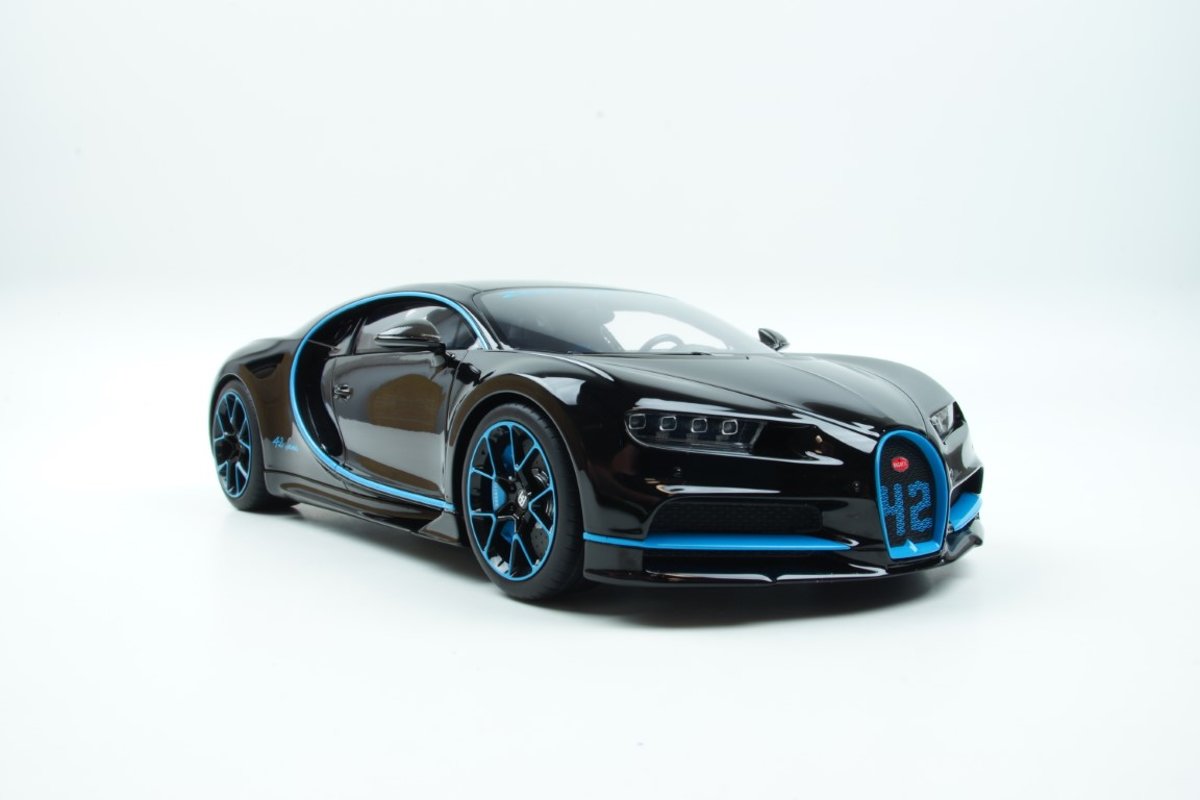 Kyosho Samurai Bugatti Chiron Blauw/Zwart 1:12