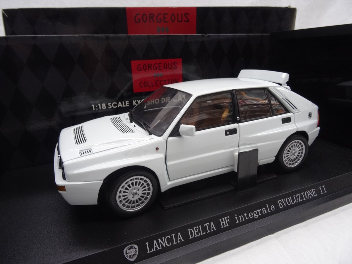 Lancia Delta HF Integrale Evoluzione II Wit 1-18 Kyosho