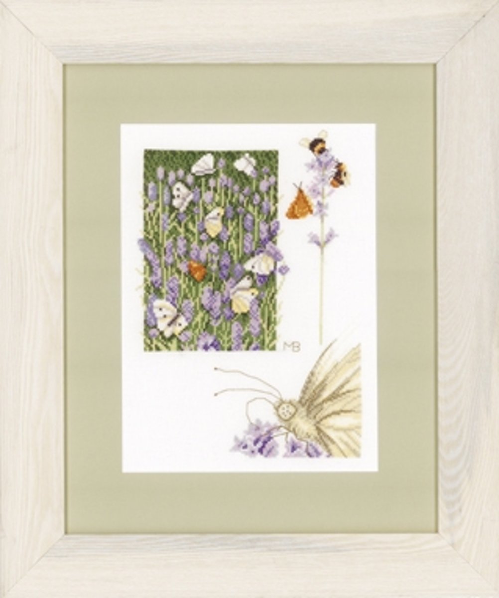 PN-0147505 Borduurpakket Lanarte Lavendel field with Butterfly