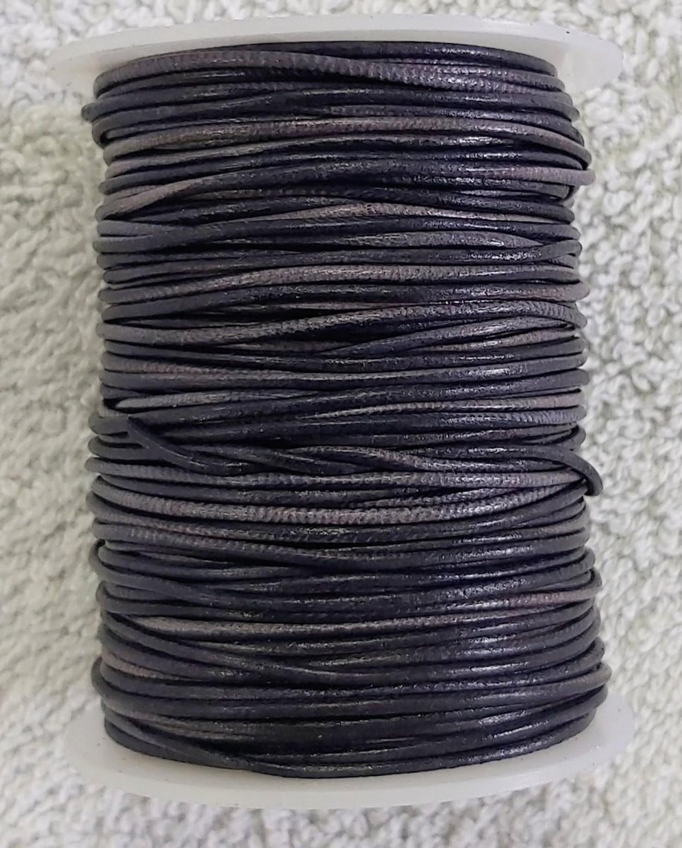 *** Leren Vintage Donkerblauw blauw rond Koord 1 mm 5 meter. Echt leer - sieraden maken - leer - draad - lederen - knutselen ***