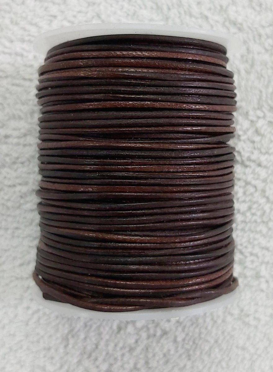 *** Leren Vintage Donkerbruin bruin rond Koord 1 mm 5 meter. Echt leer - sieraden maken - leer - draad - lederen - knutselen ***