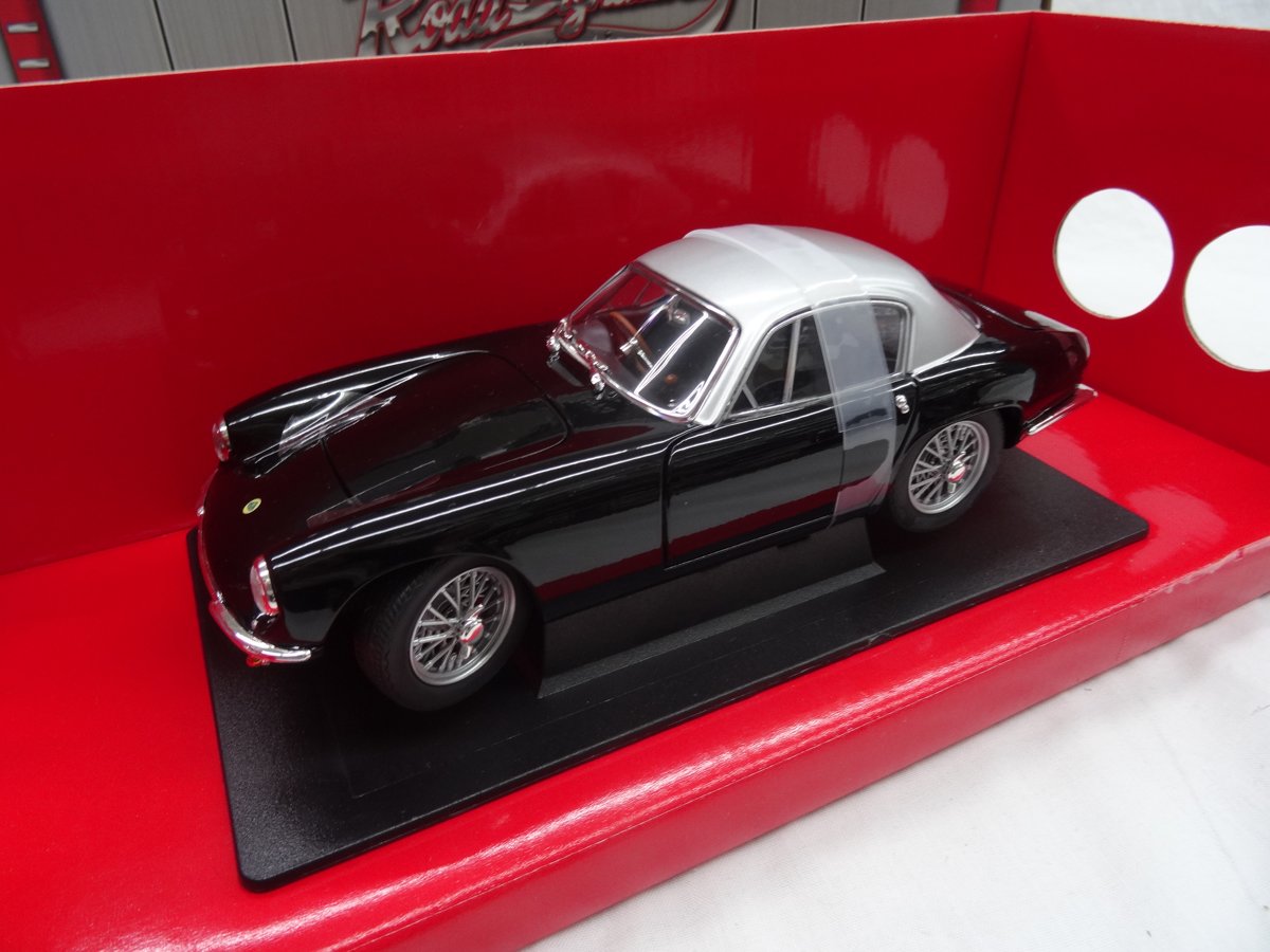 Lotus Elite 1960 Zwart / Zilver 1-18 Lucky Diecast