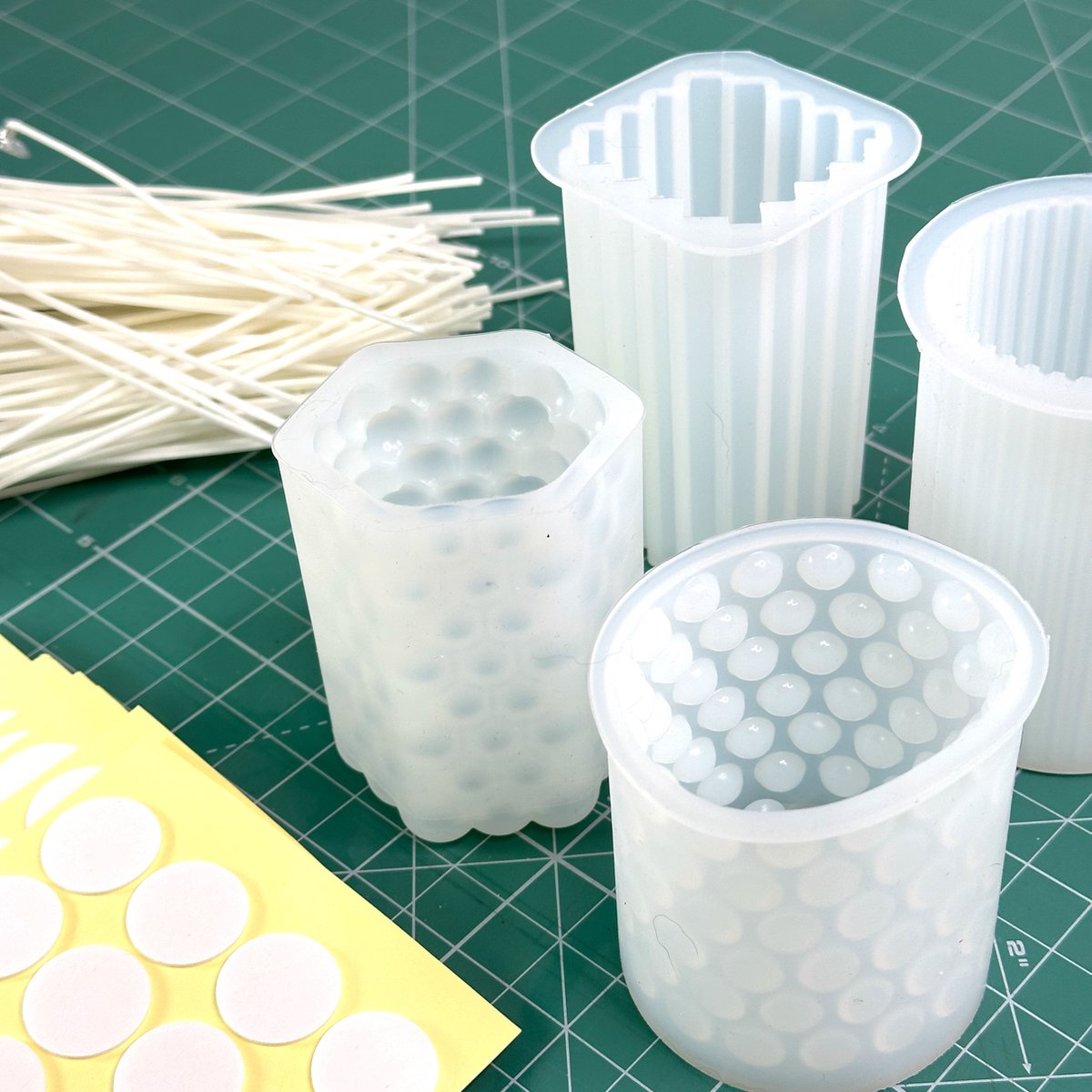   - Complete Kaarsenmaakset met 4 Siliconen Mallen, 200 Lonten, 2 Lonthouders en 10 Stickers - voor 216 kaarsen