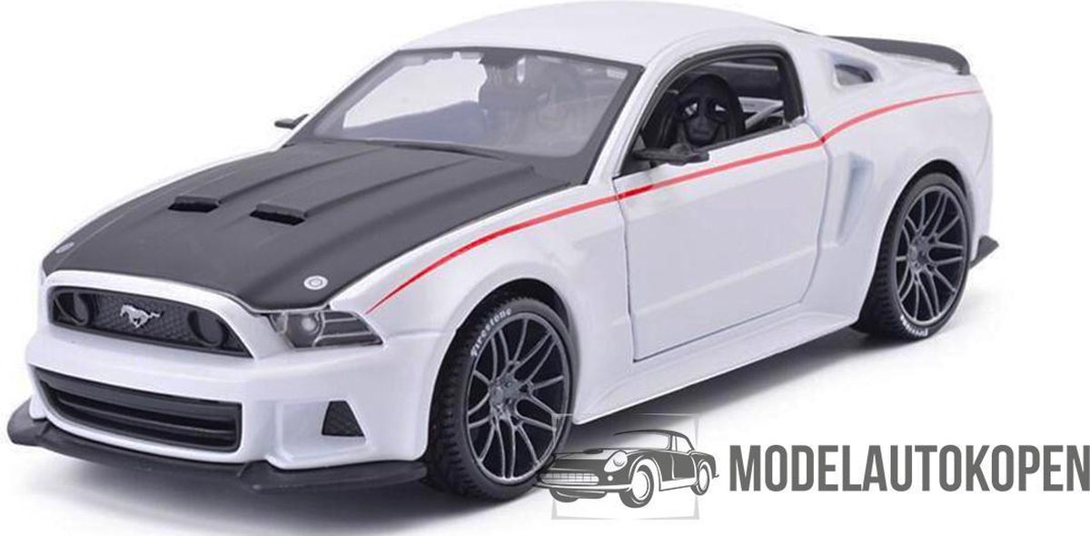 Ford Mustang Street Racer 2014 (Wit) 1/24 Maisto - Modelauto - Schaalmodel - Model auto - Miniatuurautos - Miniatuur auto