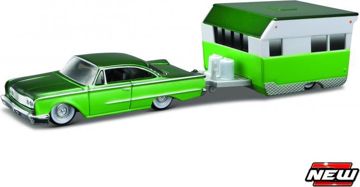 MAISTO FORD STARLINER 1960+ALAMEDA TRAILER TOW&GO 1:64