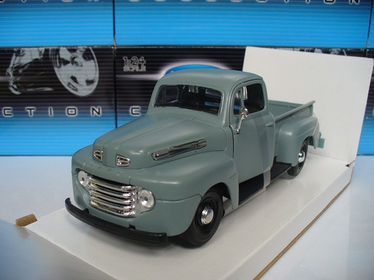 Maisto 1/25 Ford F-1 Pickup Mat Grijs 1948