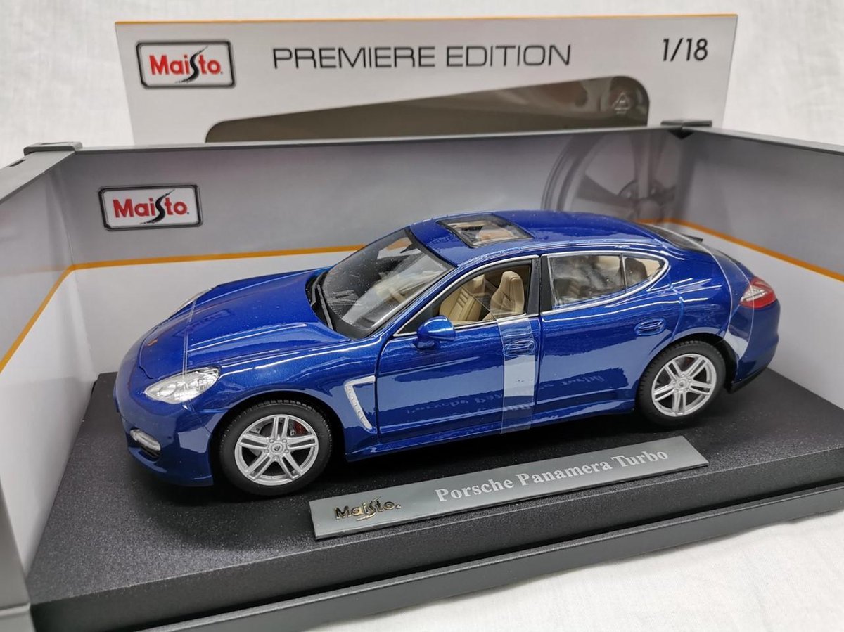 Maisto Porsche Panamera Turbo Auto