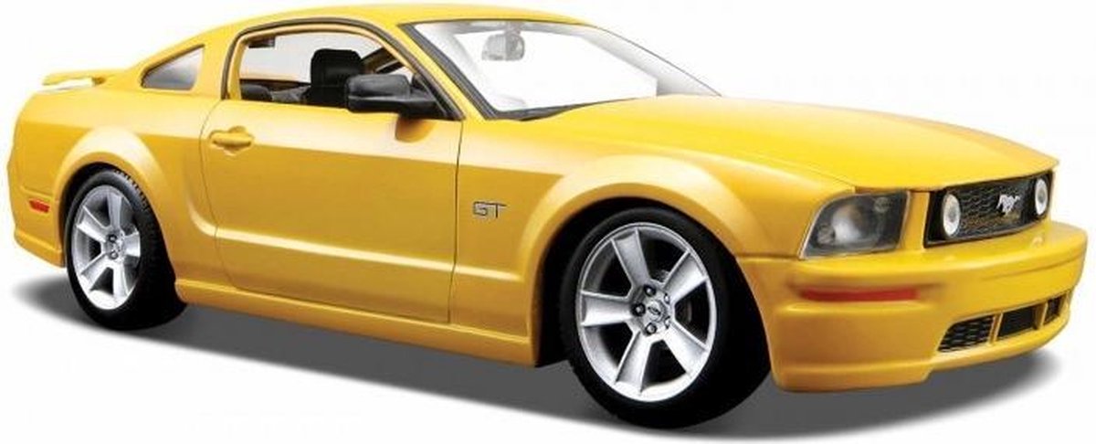 Modelauto Ford Mustang GT 2006 geel 20 x 8 x 5 cm - Schaal 1:24 - Speelgoedauto - Miniatuurauto