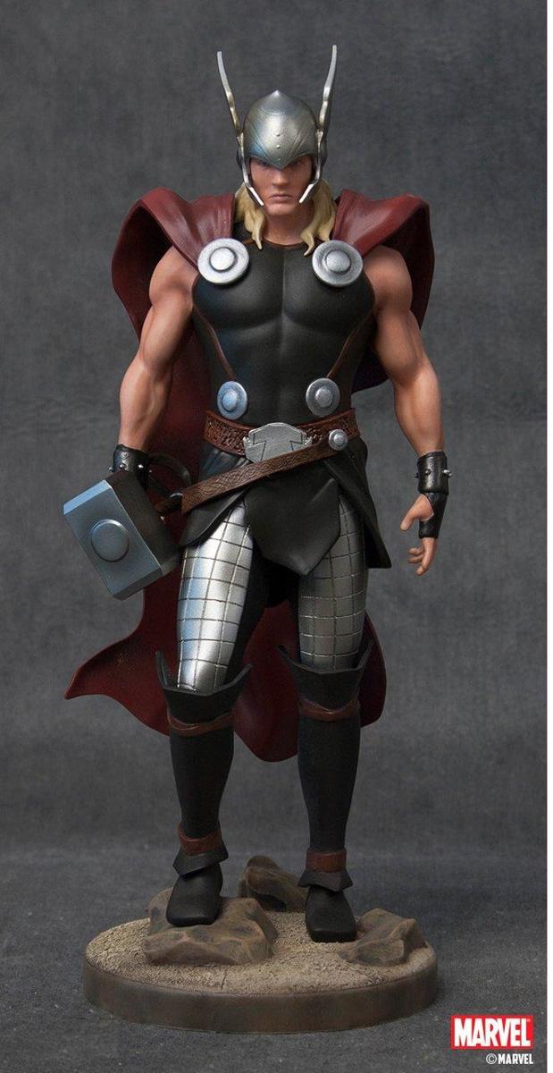 Avengers Thor Figurine / Figuur Thor 21cm