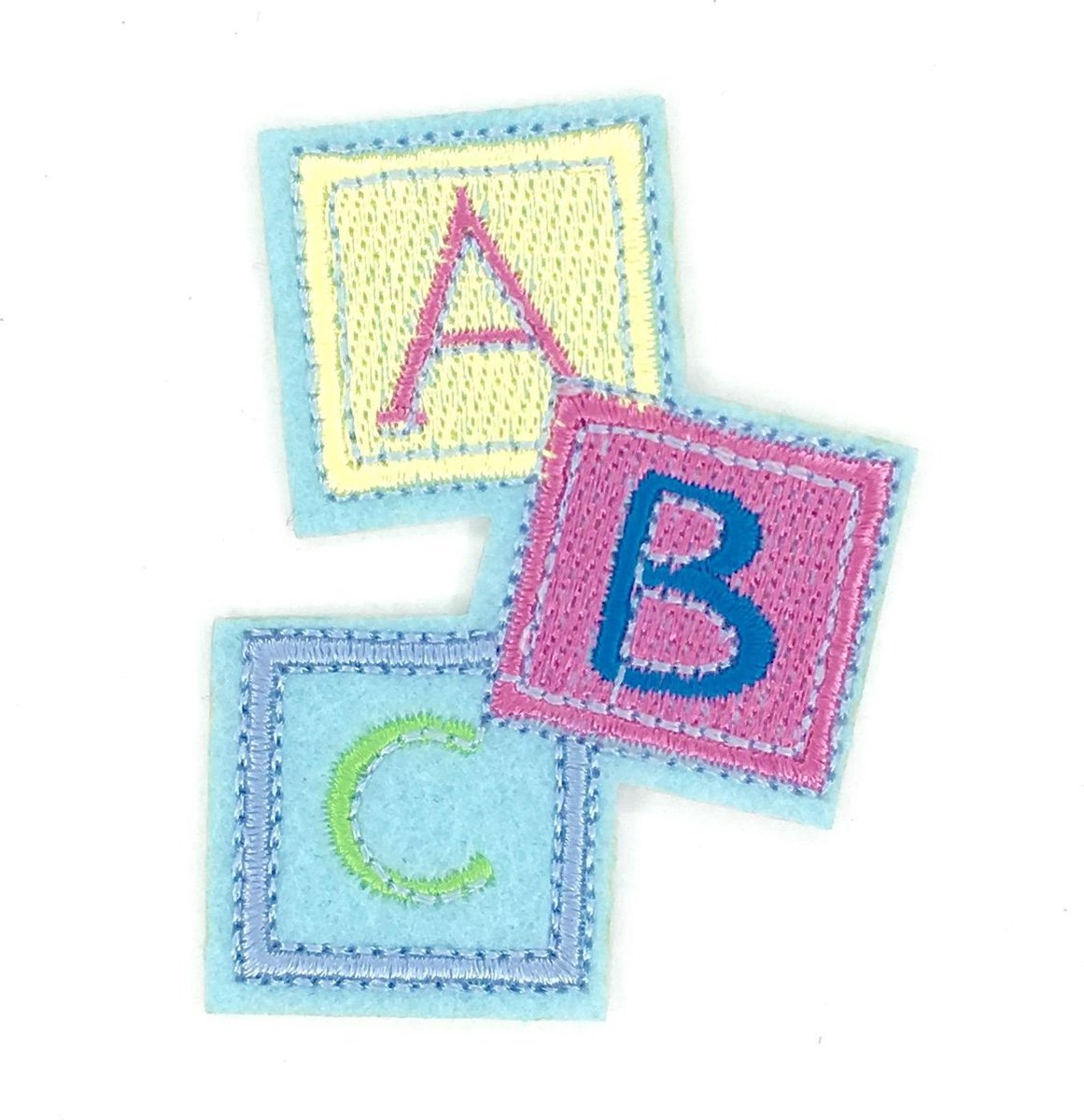 MegaMooi ABC Speelgoed Pastelkleurige Blokken Strijk Patch 7 x 5,3 cm