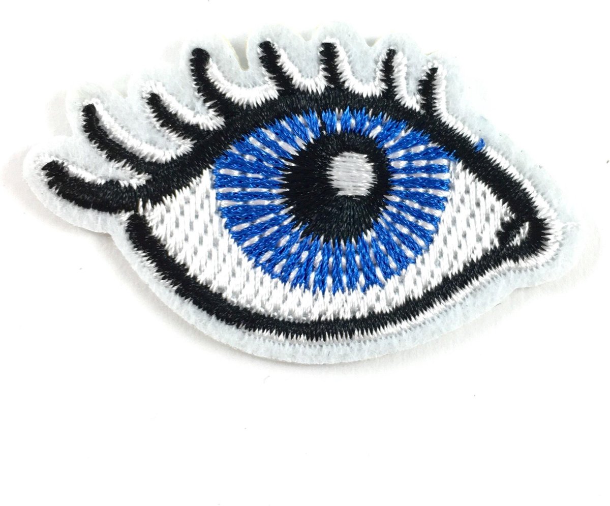 MegaMooi Oog Strijk Patch Met Blauwe iris En Zwarte Wimpers 5,5 x 3,5 cm