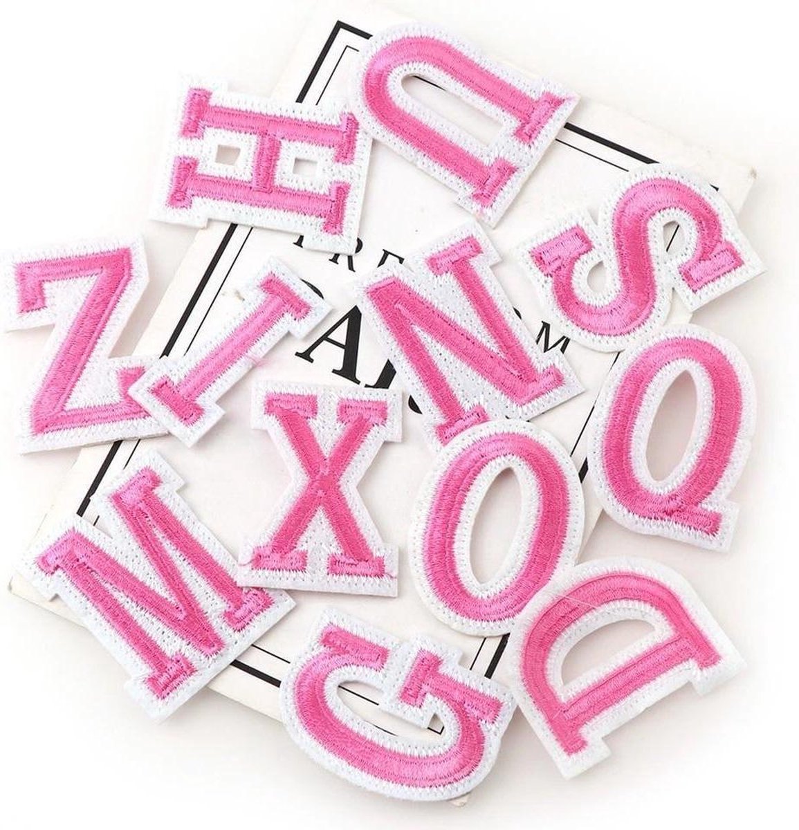 MegaMooi Wit Roze Alfabet Letters A Tot Z Strijk Patches 4,5 x 3,5 cm / Letter A