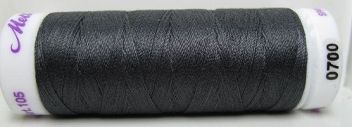 Mettler Silk Finish Kleur Houtskool 0700 5 ROLLETJES a 150m.