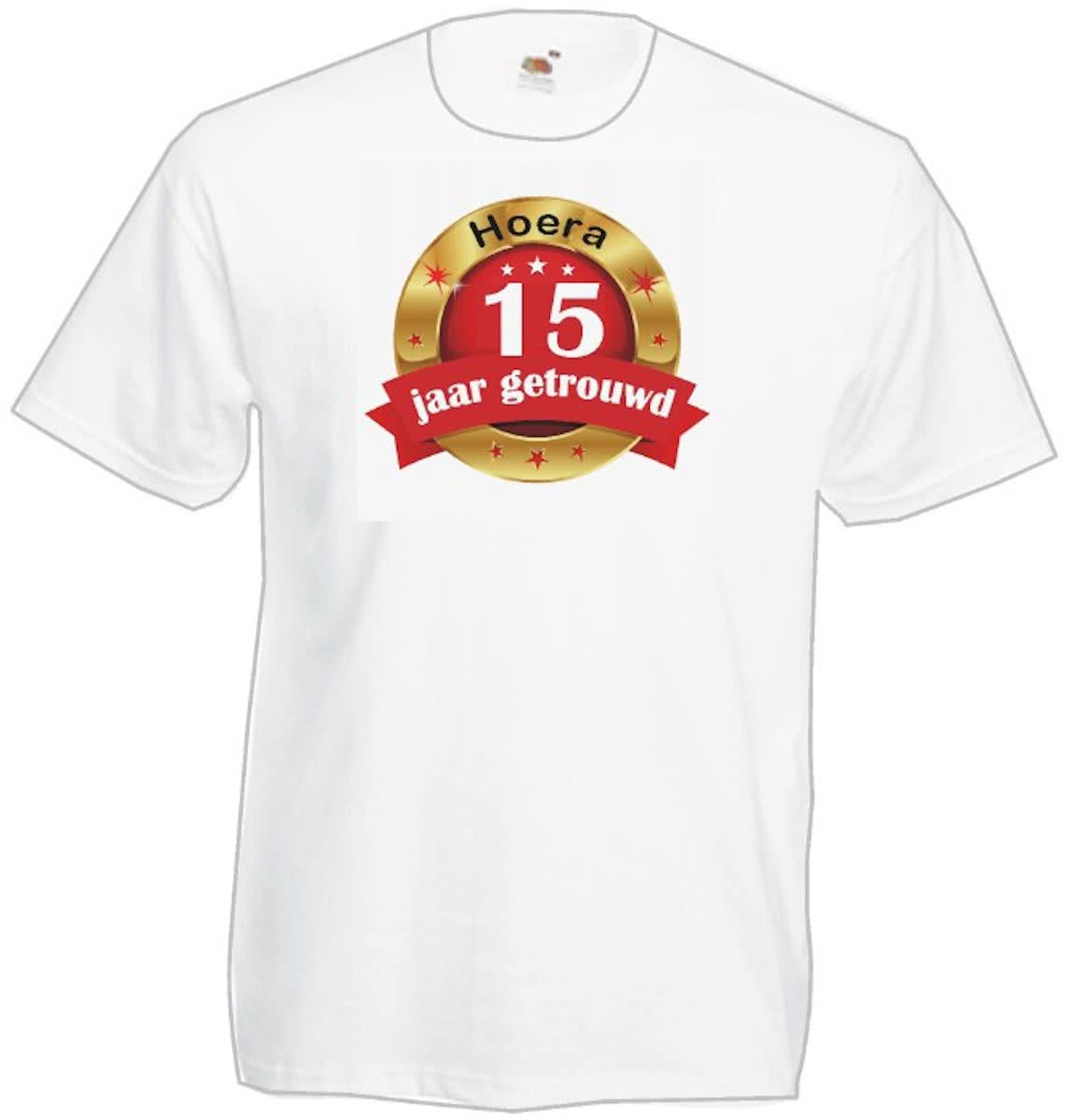 Mijncadeautje Heren T-shirt Hoera 15 jaar getrouwd wit (maat L)