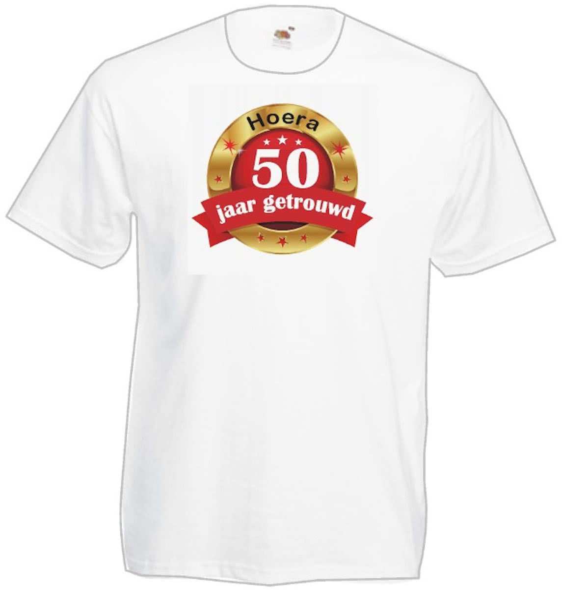 Mijncadeautje Heren T-shirt Hoera 50 jaar getrouwd wit (maat L)