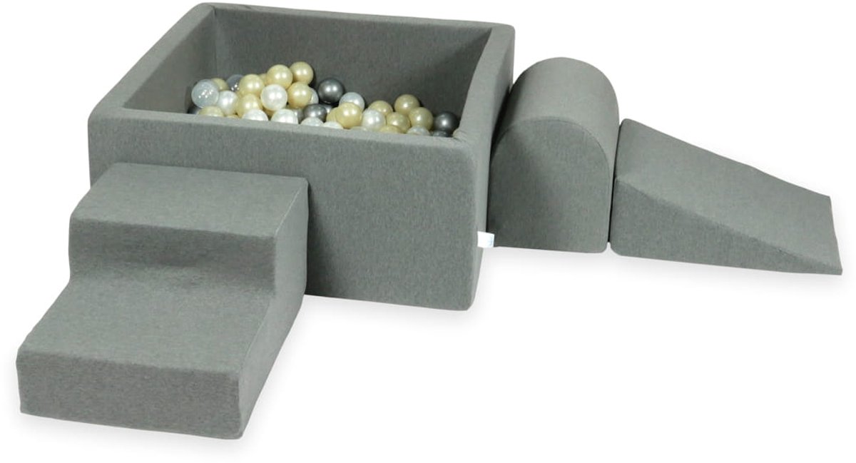 Foam speelset met vierkante ballenbad