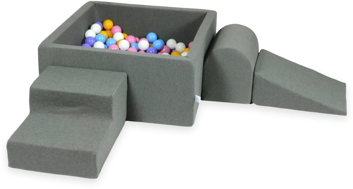 Foam speelset met vierkante ballenbad