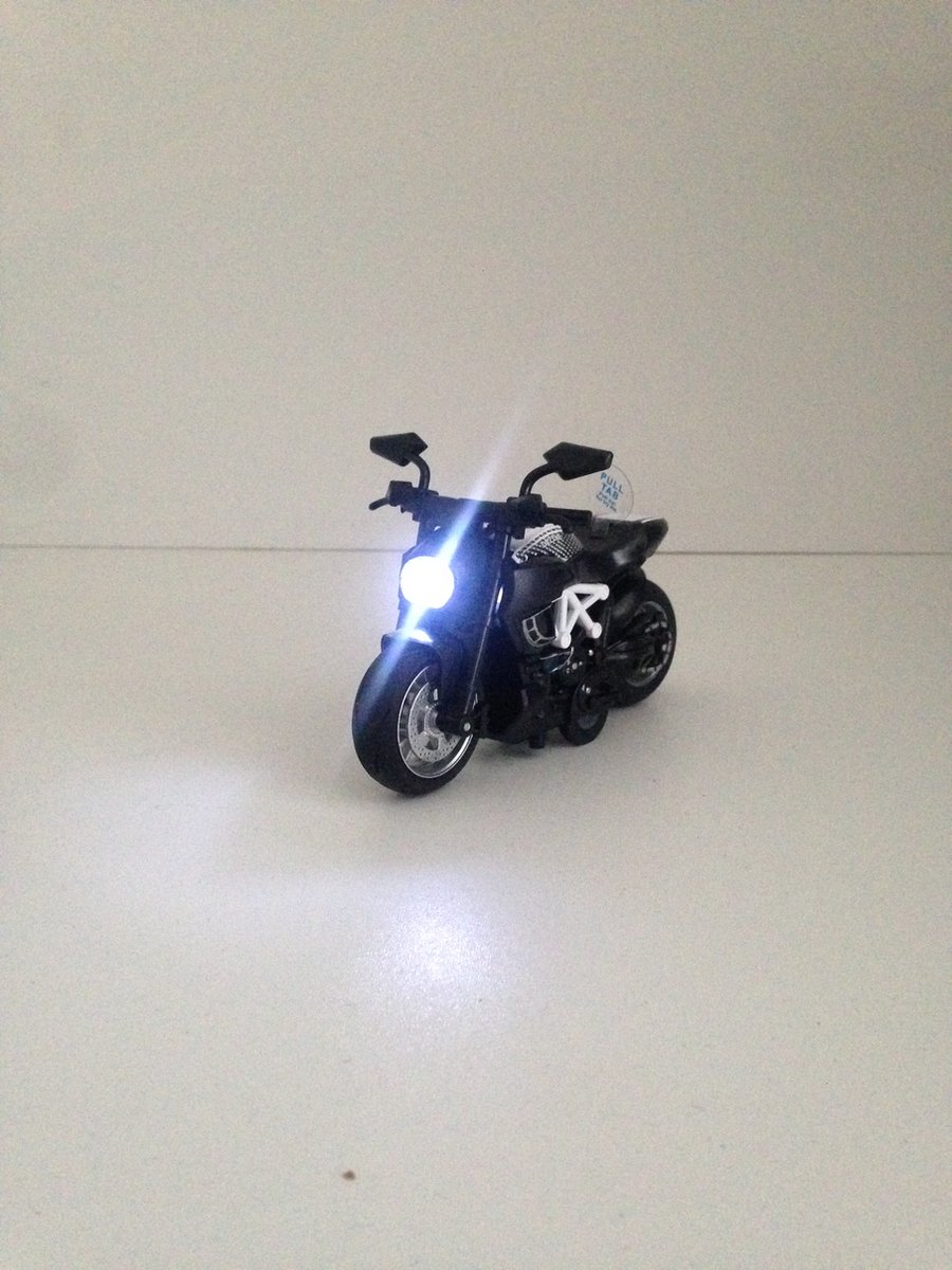 MOTOR DIE CAST - MET LICHT EN GELUID