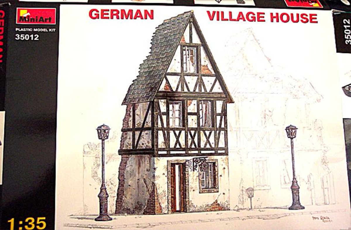 MINI-ART 1:35 German Village House