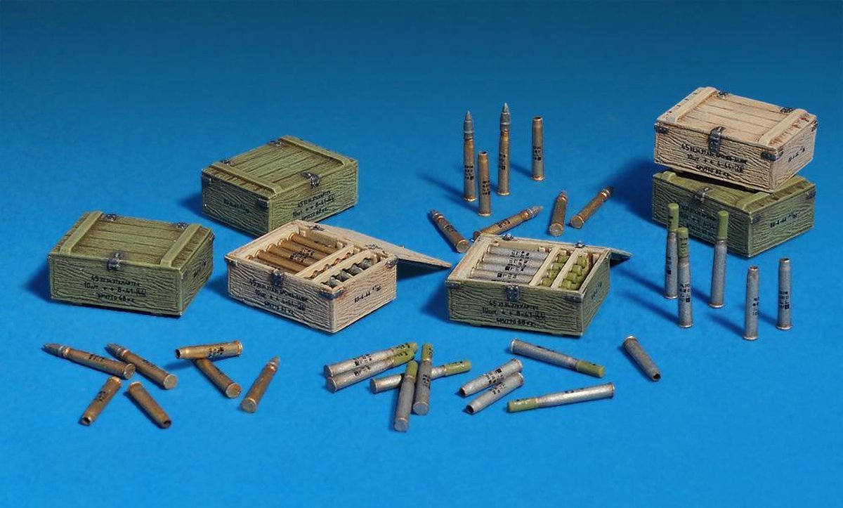 MiniArt Soviet 45-mm Shells w/Ammo Boxes + Tamiya lijm