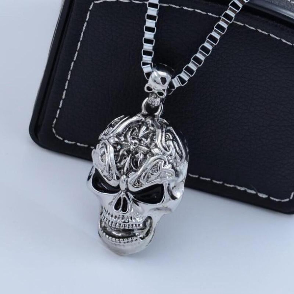 Missan: Raamhanger Skull Hoog Kwaliteit / Ketting / Spiegelhanger auto / Autospiegel hanger